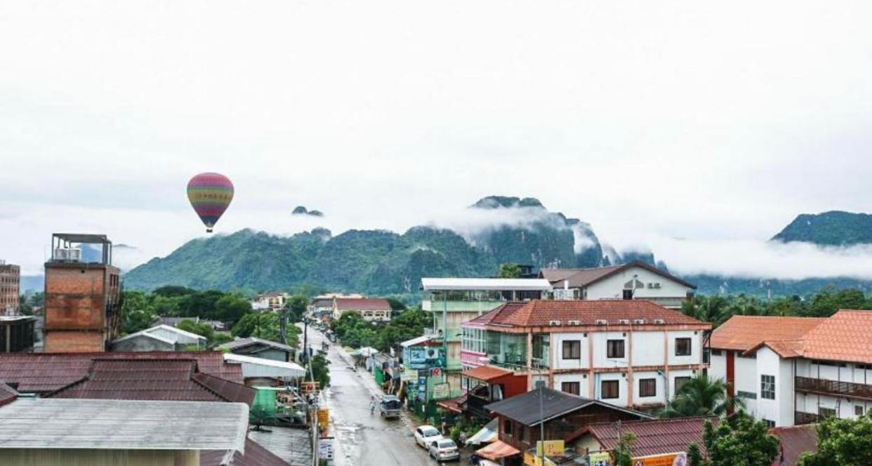 Vang Vieng Ruby Backpackers Hostel Exteriör bild